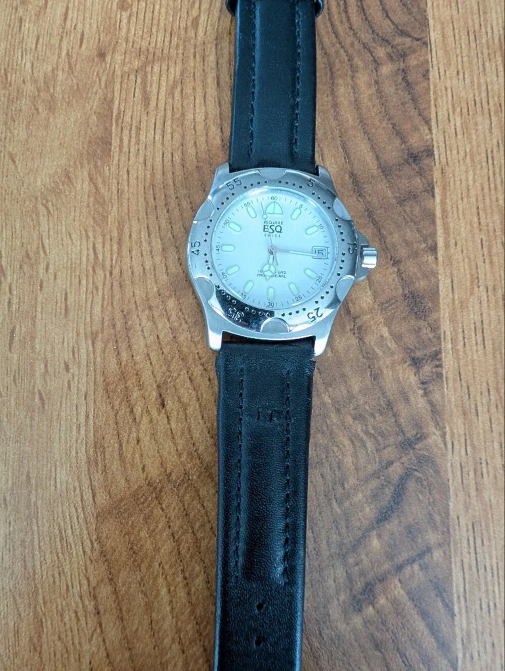 Vintage Esquire SWISS QUARTZ WATCH